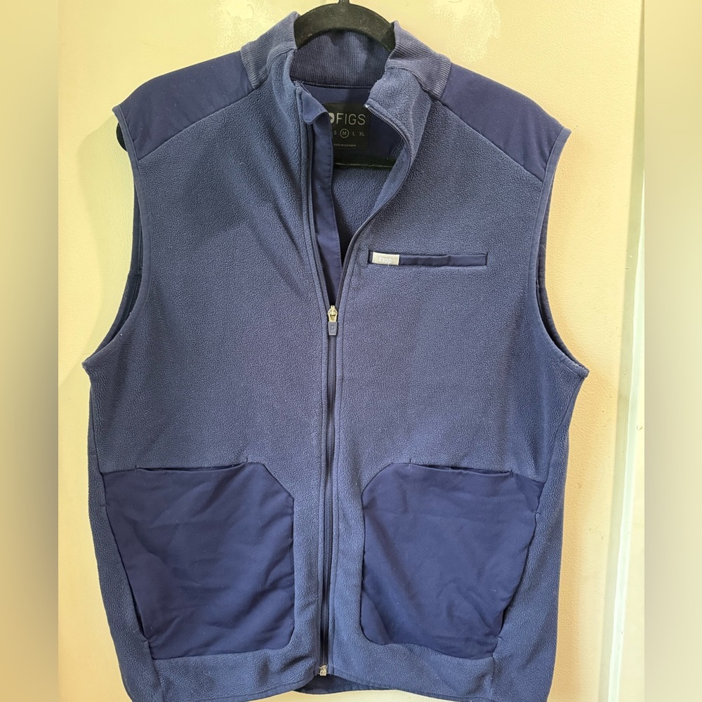 FIGS Men’s fleece scrub vest- navy